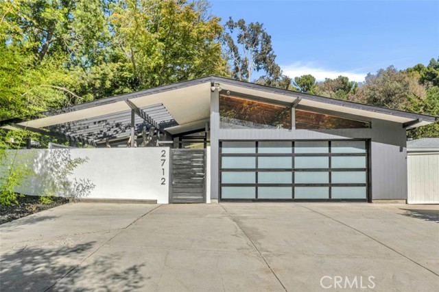 2712 N Beverly Glen Boulevard, Los Angeles CA: https://media.crmls.org/medias/66c65940-ddb6-4da0-ae0b-89266f39dd4d.jpg