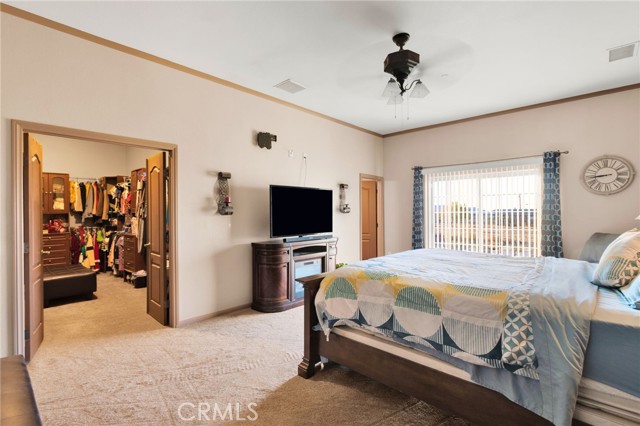 4575 Kreuer Road, Phelan CA: https://media.crmls.org/medias/66c689b4-a25a-44a2-a778-6a27897a3ffe.jpg