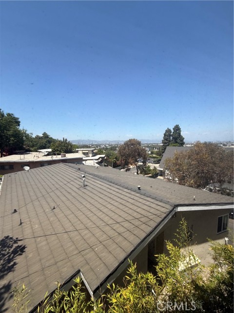 Detail Gallery Image 13 of 14 For 3829 Don Tomaso Dr #4,  Los Angeles,  CA 90008 - 2 Beds | 2 Baths