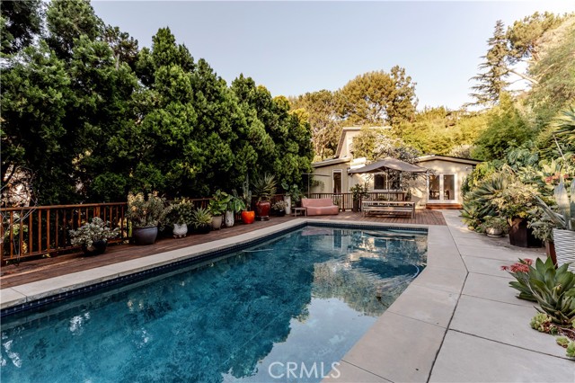 Detail Gallery Image 24 of 54 For 2412 Canyon Oak Dr, Los Angeles,  CA 90068 - 3 Beds | 2 Baths