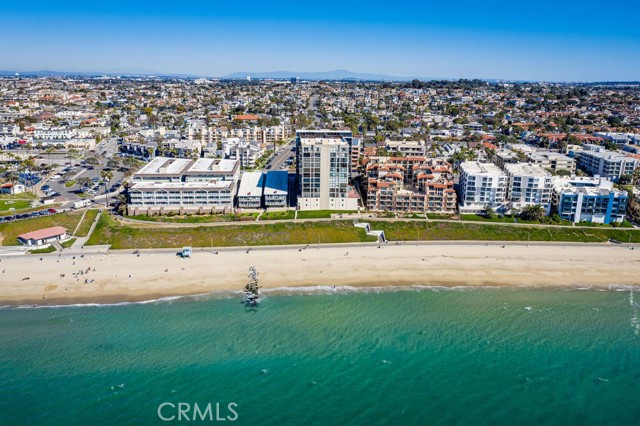 531 Esplanade, Redondo Beach, California 90277, 2 Bedrooms Bedrooms, ,Residential,Sold,Esplanade,SB22221707