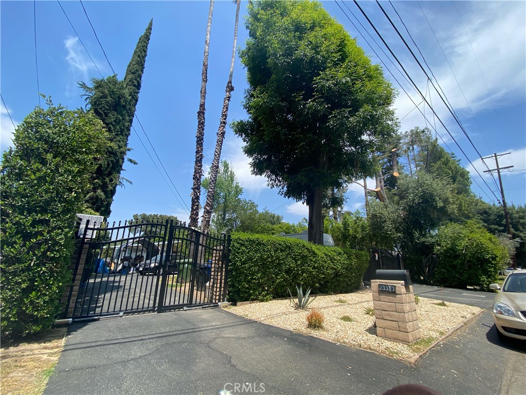 23317 Collins Street, Woodland Hills, CA 91367