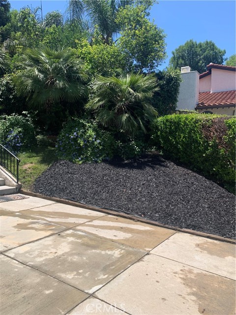 5246 Calderon Road, Woodland Hills CA: https://media.crmls.org/medias/66c8fd31-aac5-44ca-90ef-1e074bacade6.jpg