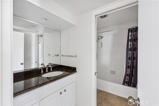 Detail Gallery Image 10 of 12 For 240 Nice Ln #213,  Newport Beach,  CA 92663 - 2 Beds | 1 Baths