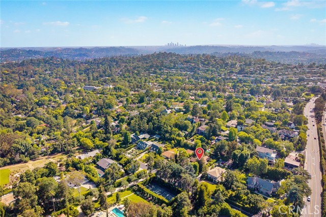 85 S San Rafael Avenue, Pasadena CA: https://media.crmls.org/medias/66c9f13c-3af7-4119-972c-fd3bfe3d2f1a.jpg