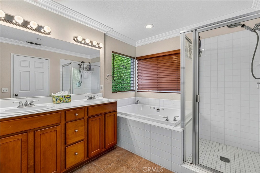 https://media.crmls.org/medias/66ca72d4-5655-4fd6-a702-f831d8e4170d.jpg?preset=X-Large