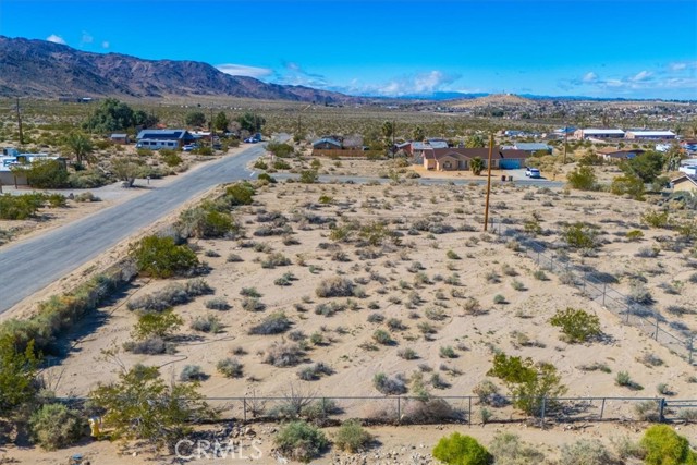 Detail Gallery Image 2 of 22 For 74552 Foothill Dr, Twentynine Palms,  CA 92277 - – Beds | – Baths