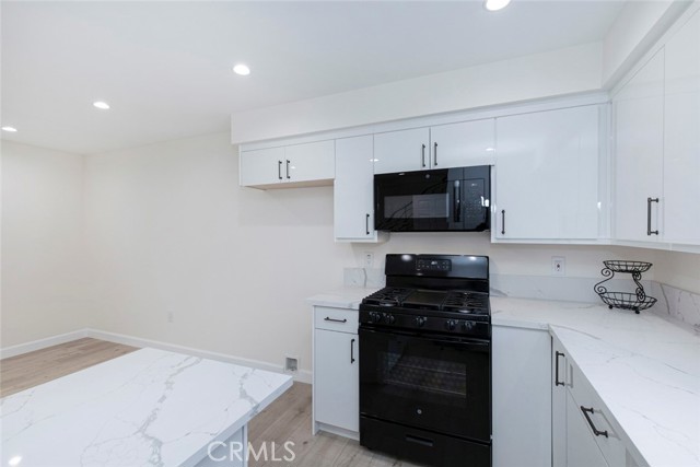 Detail Gallery Image 11 of 25 For 15849 Malden St, North Hills,  CA 91343 - 2 Beds | 1/1 Baths