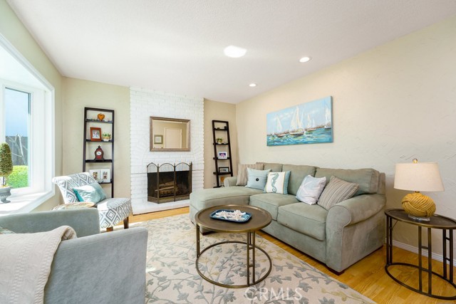 Image 6 of 44 For 18011 Shoreview