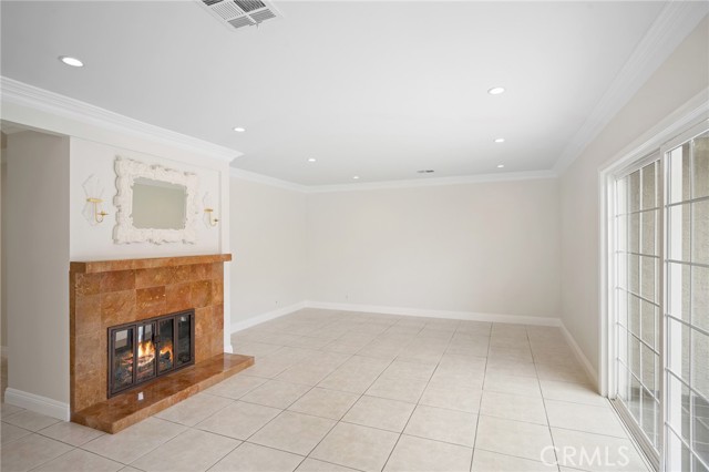 Detail Gallery Image 5 of 32 For 3805 Los Olivos Ln, Glendale,  CA 91214 - 5 Beds | 2 Baths