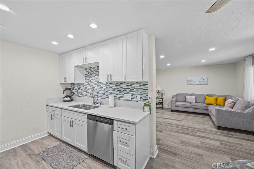 2094 Grand Avenue - photo 9