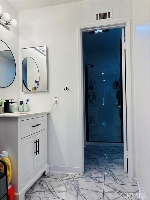 502 Holly Avenue, Oxnard CA: https://media.crmls.org/medias/66cd4d00-3213-4b75-bc50-0c3b134e4226.jpg