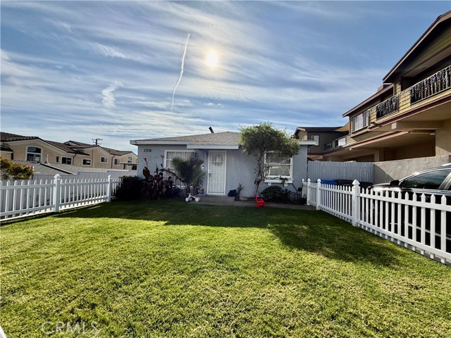 2518 Gates Avenue, Redondo Beach, California 90278, ,Residential Income,For Sale,Gates,SB24242537