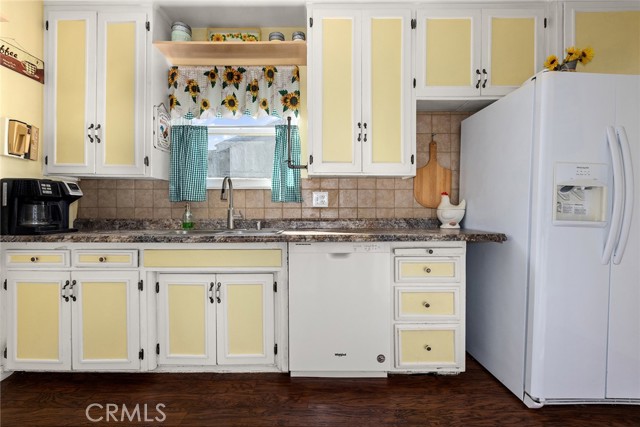 Detail Gallery Image 8 of 20 For 11031 Arbuckle Ave, –,  CA 91345 - 2 Beds | 1 Baths