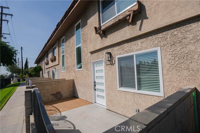 13755 Los Angeles Street, Baldwin Park CA: https://media.crmls.org/medias/66ce2c1c-7eb5-41be-bbc0-be8cfc40b615.jpg
