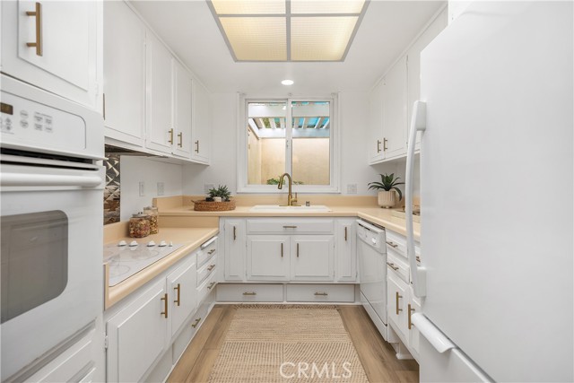 Detail Gallery Image 6 of 14 For 205 Avenida Majorca a,  Laguna Woods,  CA 92637 - 2 Beds | 2 Baths