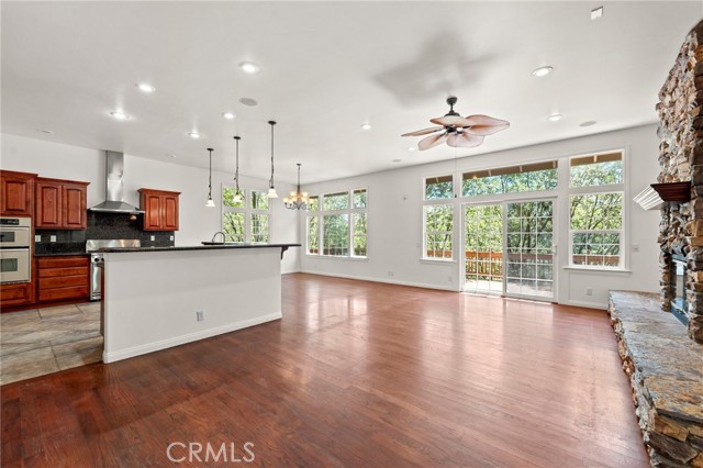765 Del Norte Lane, Lake Arrowhead CA: https://media.crmls.org/medias/66ceb395-c0b4-497f-b6bf-5ad4af34706a.jpg