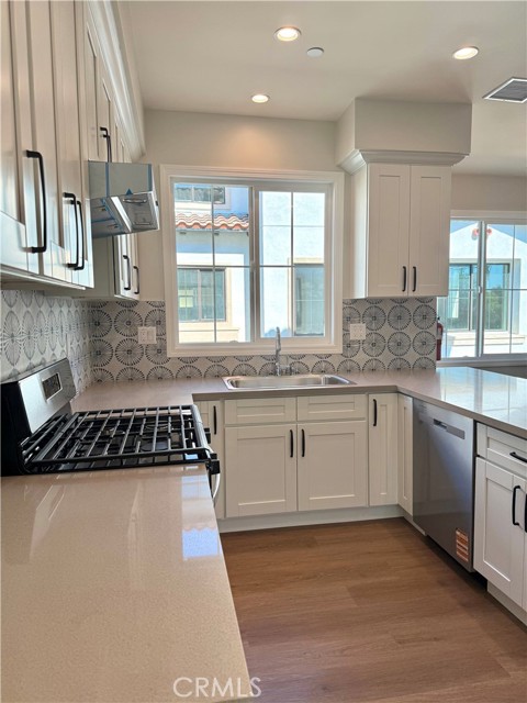 425 W Duarte Road, Monrovia CA: https://media.crmls.org/medias/66cf41f9-a8a7-4d42-b886-a10e796bbfb6.jpg