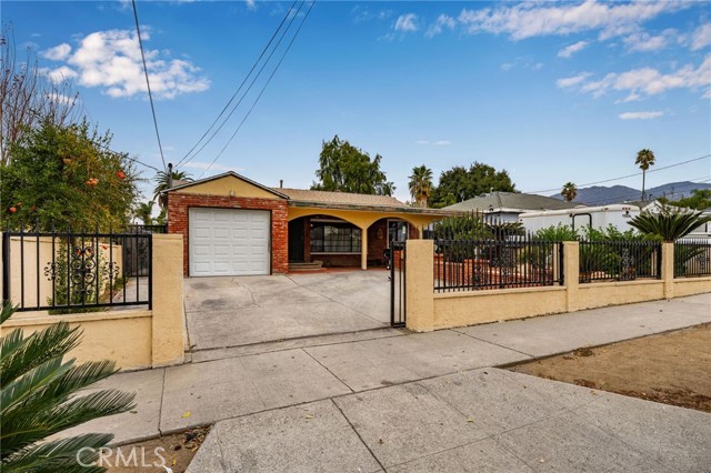 Detail Gallery Image 1 of 43 For 14051 Beaver Street, Sylmar,  CA 91342 - 4 Beds | 3 Baths