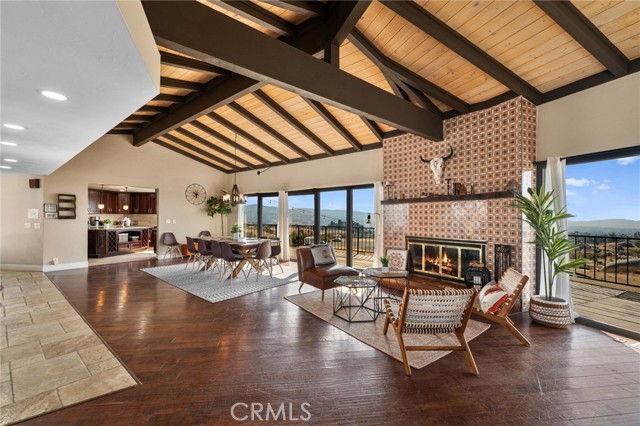 38225 Camino Sierra Road, Temecula CA: https://media.crmls.org/medias/66d08793-9955-4d3f-8d94-fd6df3ddbea1.jpg