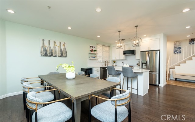 Detail Gallery Image 6 of 43 For 3960 Pennsylvania Ave #107,  La Crescenta,  CA 91214 - 3 Beds | 2/1 Baths