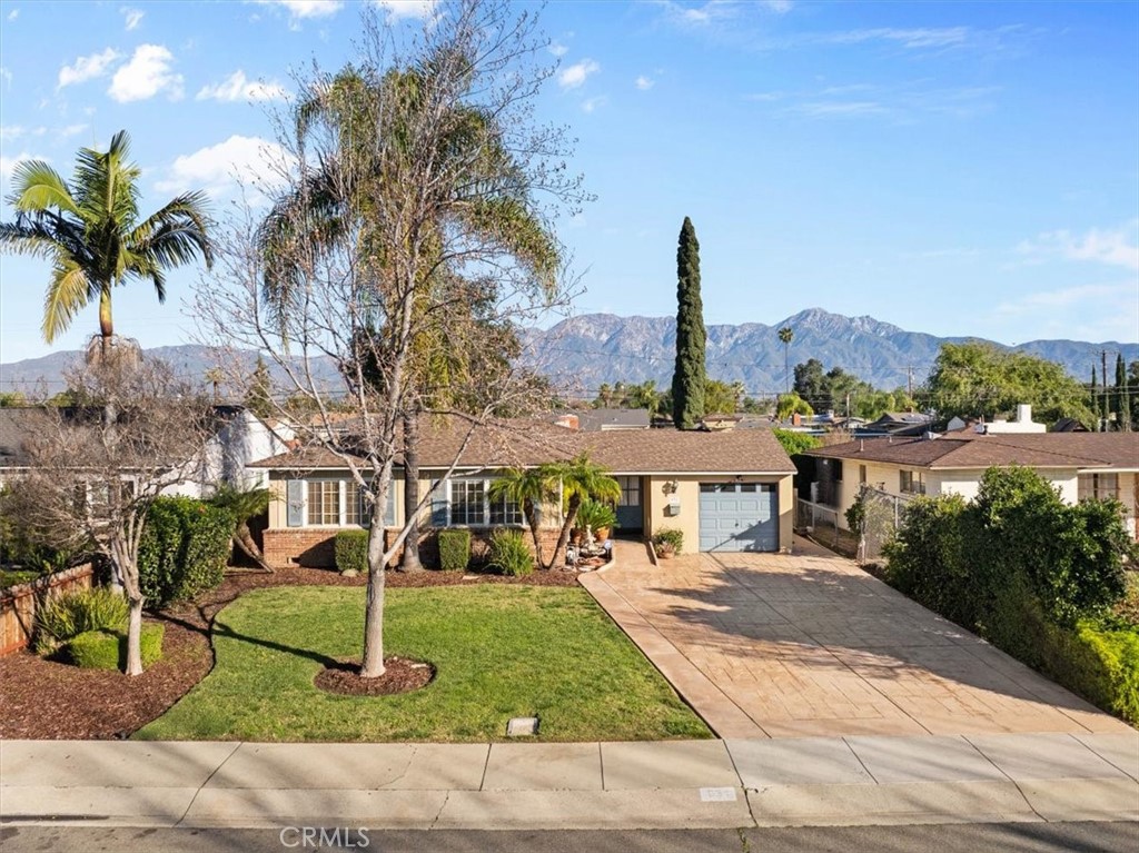 931 E Princeton Street