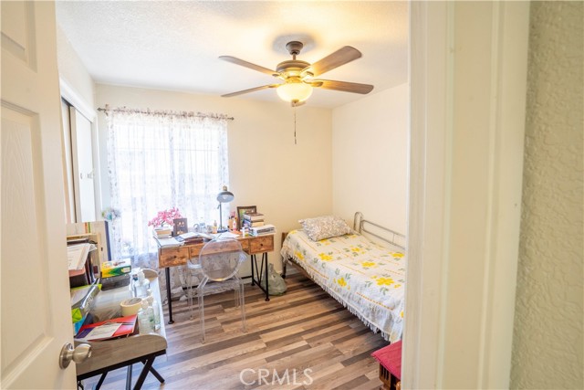 Detail Gallery Image 22 of 33 For 2380 S Holly Ave, Fresno,  CA 93706 - 4 Beds | 2 Baths
