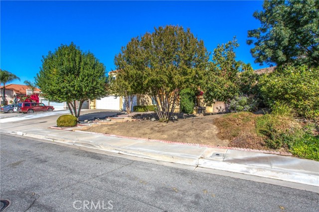 Detail Gallery Image 2 of 54 For 3061 Canyon Vista Dr, Colton,  CA 92324 - 4 Beds | 2/1 Baths