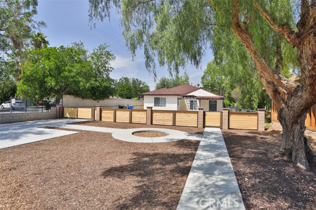 6631 School Circle Dr, Riverside, CA 92506