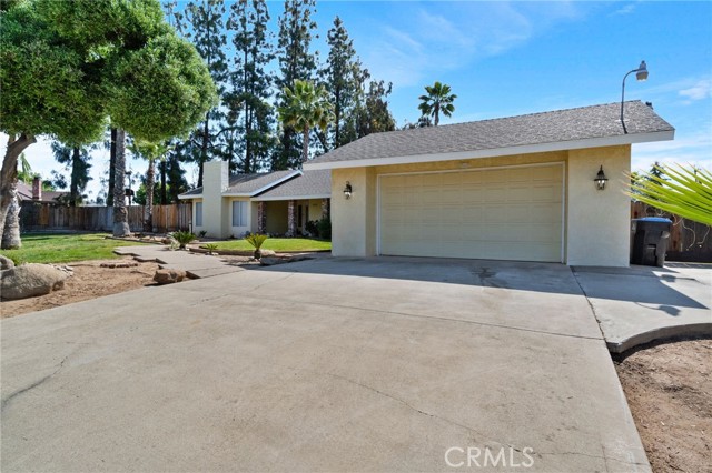 18691 Varden Drive, Madera CA: https://media.crmls.org/medias/66d37573-bb86-4559-afe5-c699f48f0c9c.jpg