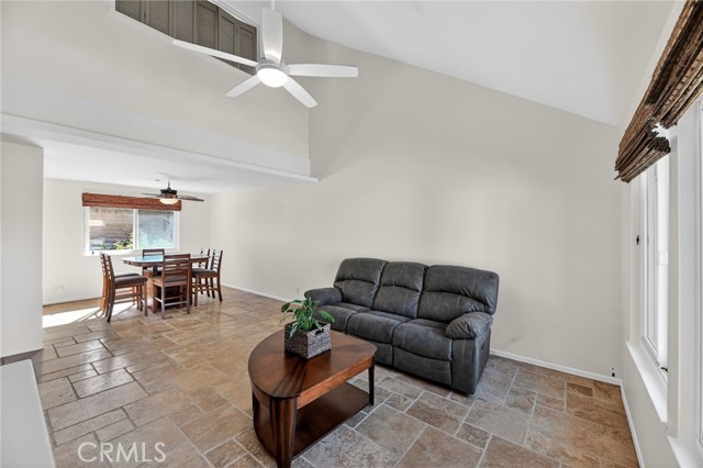 Detail Gallery Image 12 of 54 For 6116 E Paseo Rio Azul, Anaheim,  CA 92807 - 3 Beds | 2/1 Baths