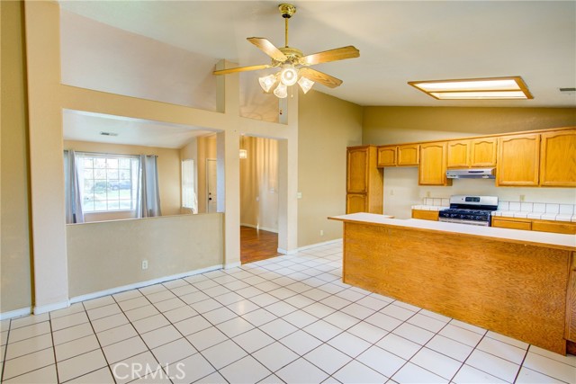 Detail Gallery Image 7 of 24 For 2326 Santos St, Dos Palos,  CA 93620 - 3 Beds | 2 Baths