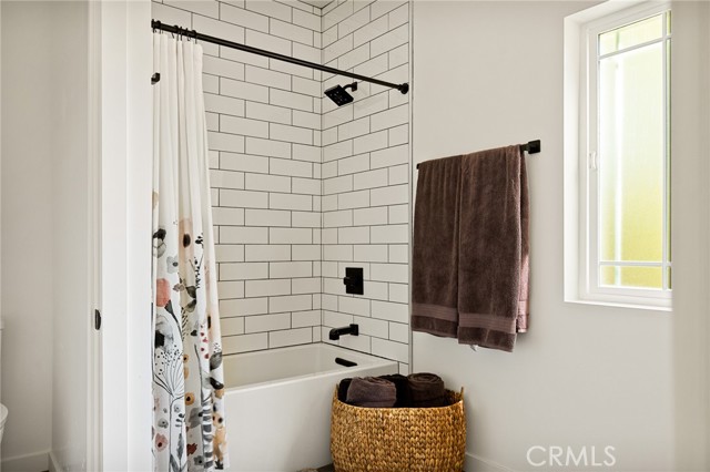 243 Manzanita Drive, Lake Arrowhead CA: https://media.crmls.org/medias/66d46170-9e50-4c16-aac9-198a8c8edd28.jpg