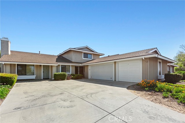 Detail Gallery Image 1 of 28 For 1126 E Foster Rd #B,  Santa Maria,  CA 93455 - 3 Beds | 2/1 Baths