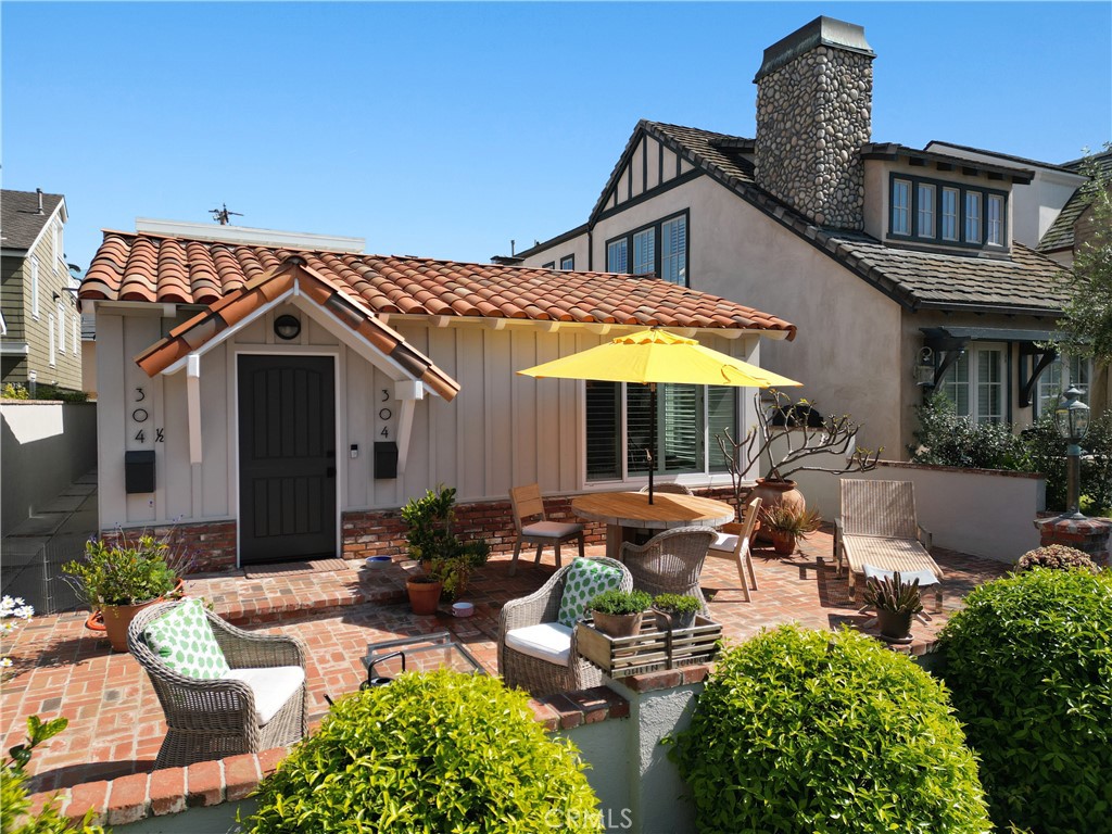 304 Larkspur Avenue