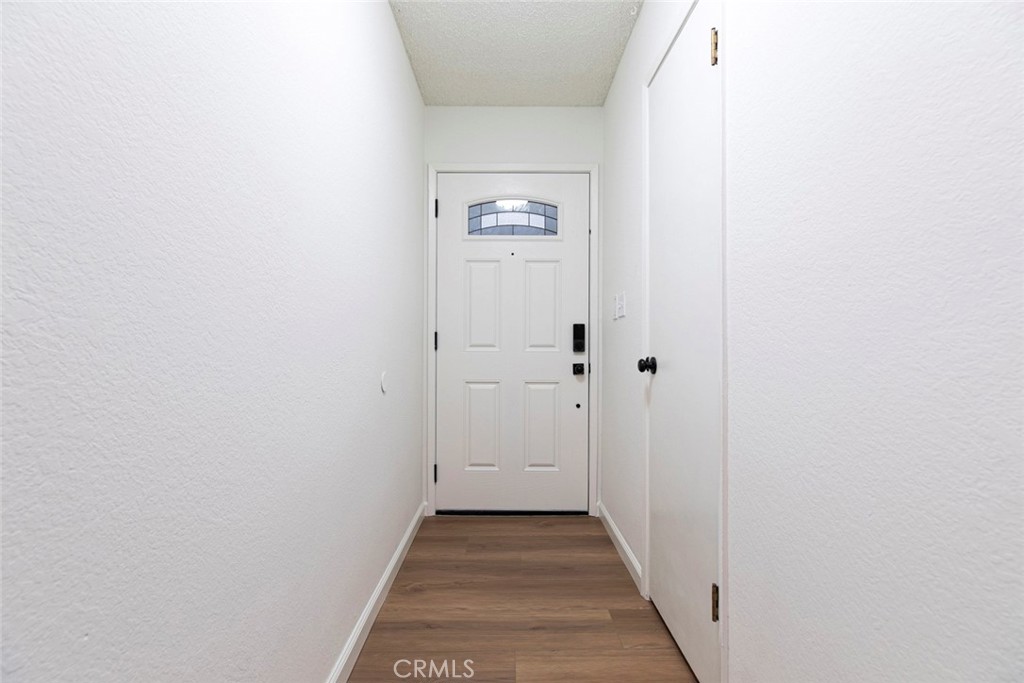 https://media.crmls.org/medias/66d5d2de-4574-4cbd-b009-bade077c9c57.jpg?preset=X-Large
