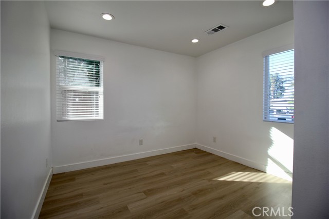 Detail Gallery Image 6 of 21 For 836 W 9th St, Corona,  CA 92882 - 3 Beds | 2 Baths