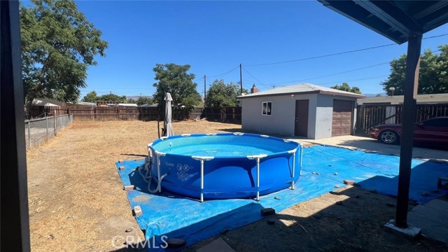 320 E Acacia Avenue, Hemet CA: https://media.crmls.org/medias/66d6968a-773e-4545-8e4c-c464cd6584a9.jpg