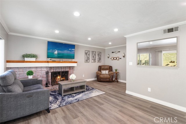 Detail Gallery Image 16 of 47 For 974 Nottingham, Corona,  CA 92880 - 4 Beds | 2/1 Baths