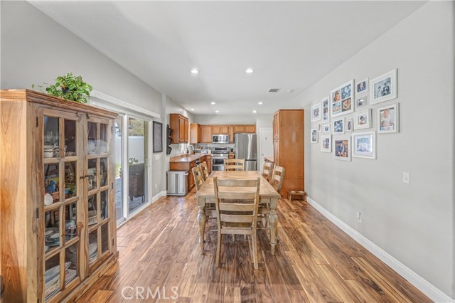 Detail Gallery Image 7 of 34 For 115 Festive Ct, Beaumont,  CA 92223 - 3 Beds | 2/1 Baths