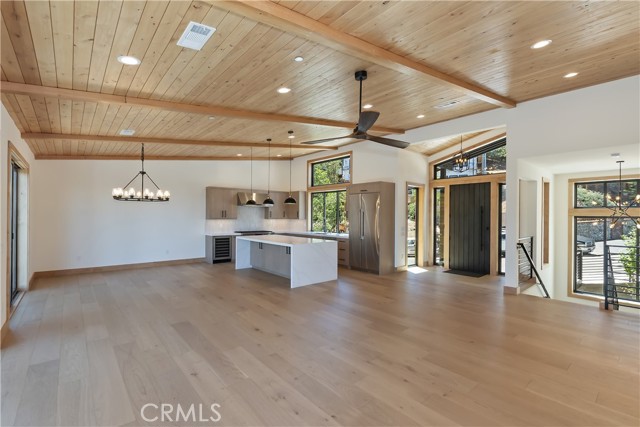40564 Ironwood Road, Big Bear Lake CA: https://media.crmls.org/medias/66d7099f-19f3-4f30-a599-5e238f1e4d88.jpg