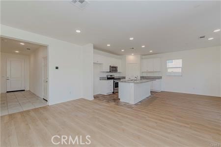 24679 Acadia Drive, Corona CA: https://media.crmls.org/medias/66d7325b-25bf-44df-9ed3-3bc49825cb0a.jpg