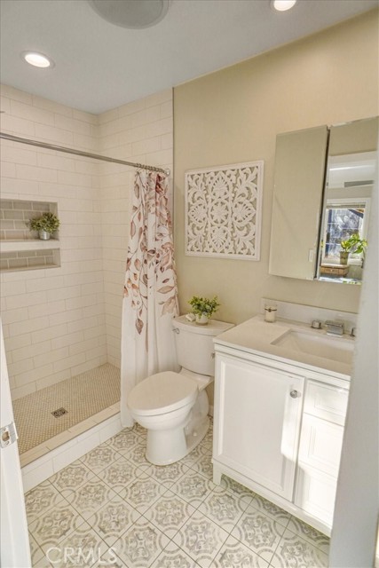 10624 Nevada Avenue, Chatsworth CA: https://media.crmls.org/medias/66d7aec1-e9fb-4ba2-abf0-8aeb62ade3f3.jpg