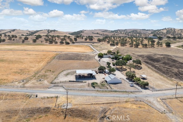 75429 Indian Valley Road, San Miguel CA: https://media.crmls.org/medias/66d7e03f-8f3c-45f4-b0ad-f68ecd83db25.jpg