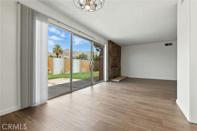 Detail Gallery Image 21 of 59 For 315 Maravilla Dr, Riverside,  CA 92507 - 5 Beds | 2 Baths