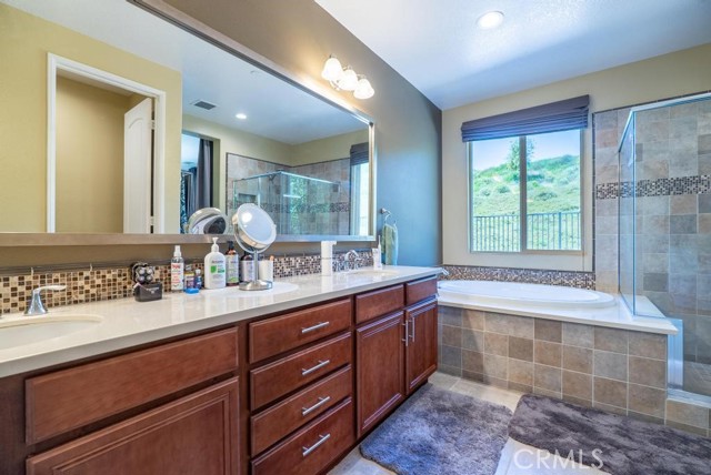 Detail Gallery Image 21 of 34 For 28645 Farrier Dr, Valencia,  CA 91354 - 4 Beds | 3/1 Baths