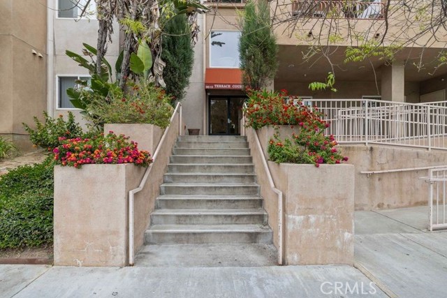 Detail Gallery Image 4 of 35 For 9610 Zelzah Ave #306,  Northridge,  CA 91325 - 2 Beds | 2 Baths
