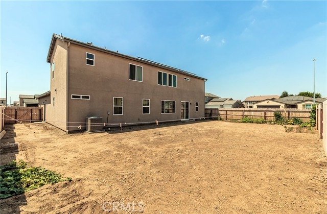 Detail Gallery Image 38 of 43 For 2698 N Arroyo Ave, Fresno,  CA 93727 - 5 Beds | 3/1 Baths