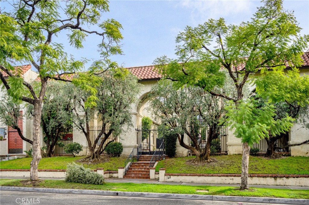 300 N Isabel Street #10
