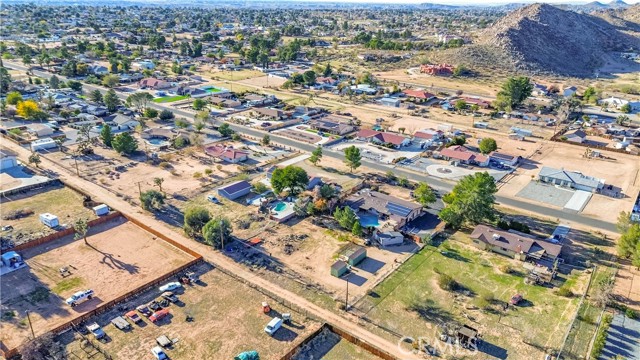 14415 Erie, Apple Valley CA: https://media.crmls.org/medias/66da1ba6-eb8c-4abf-b8ab-662b723b003a.jpg